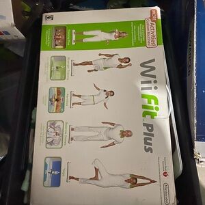 Nintendo Wii Fit Plus with Balance Board - White and Green
